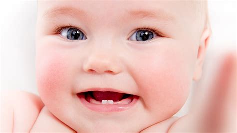 bebeklerde diş çıkarma kusmaya neden olur mu